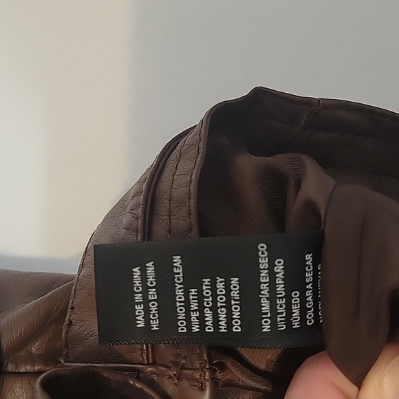 Ambiance Women's Brown Faux Leather Jacket Size Large - Picture 8 of 10